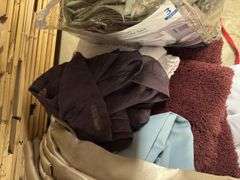 Assorted Textiles & Comforter Set