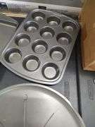 PIZZA PAN - MUFFIN PANS - PIE PAN AND ETC