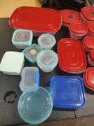 LOT OF PLASTIC WARE MOSTLY RUBBERMAID