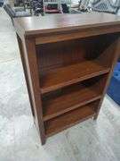 3 SHELF BOOKCASE - 31X14X48