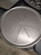 PIZZA PAN - MUFFIN PANS - PIE PAN AND ETC