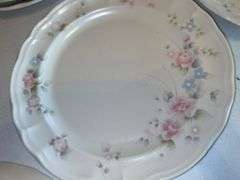 Pfaltzgraff Yorktowne Dinner Plates - Set of 6