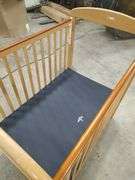 BABY CRIB WITH SEE THROUGH PLEXIGLASS ENDS - 39X26X41