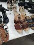 WOMEN'S SHOES MOSTLY SZ 9