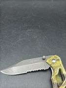 Gerber and Mossy Oak Knives