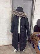 WOMENS- FREE COUNTRY- SIZE X-LARGE- LONG- BLACK DOWN- HOODED- PUFFER JACKET-