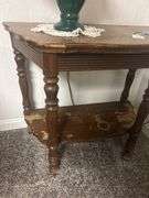 Accent Table with Lamp