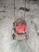 TROY BILT 21 INCH PUSH MOWER WITH 6.75 HP BRIGGS AND STRATTON ENGINE - NEEDS A PULL ROPE