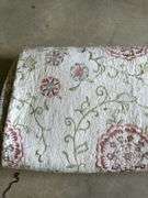 Floral Pattern Quilted Throw Blanket