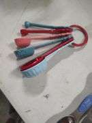 THE PIONEER WOMAN MEASURING SPOONS AND MAGNETIC MEASURING SPOONS