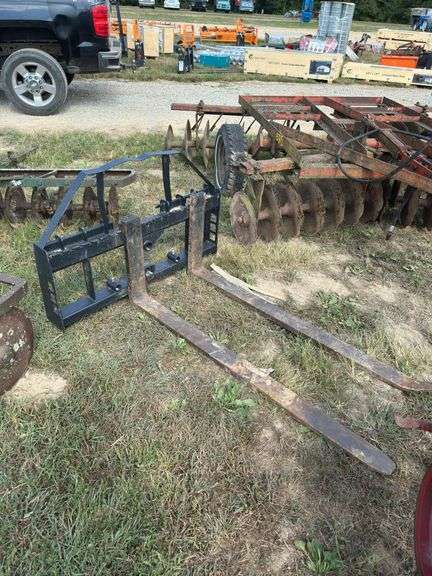 L6- Pallet Forks image