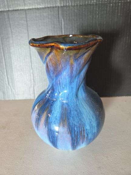 Oceania Mercantile Highlands NC Art Pottery Vase image