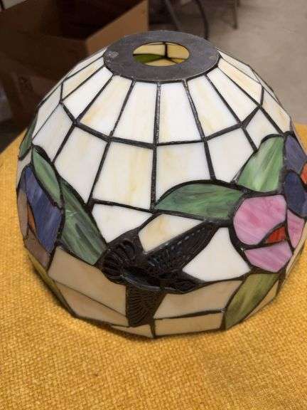 BEAUTIFUL STAINED LAMP GLOBE.  ONE SMALL CRACK THAT HAS BEEN REPAIRED image