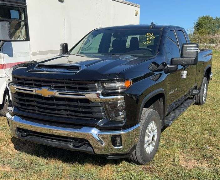 L15D- 2024 Chevy Silverado (Has Rebuilt Title) image