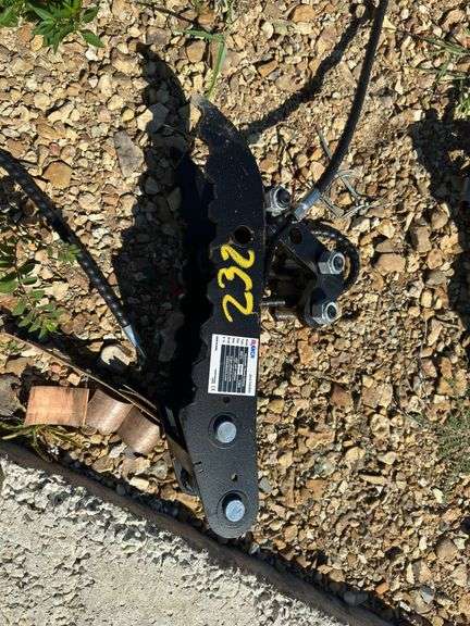 L?- Hydraulic Thumb Clamp image