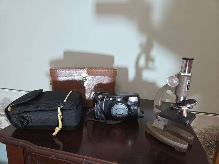 Fuji DL-200 Camera, Empire Microscope & Accessories image