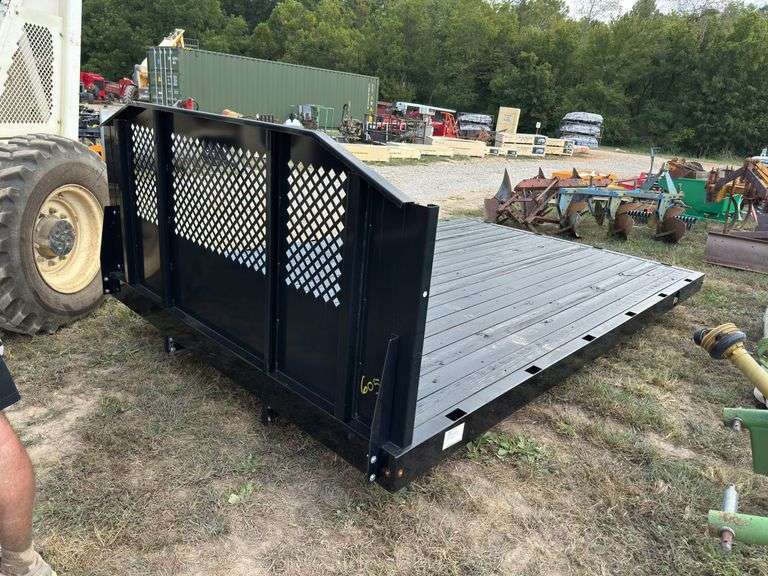 L6- Flatbed With Bulkhead image