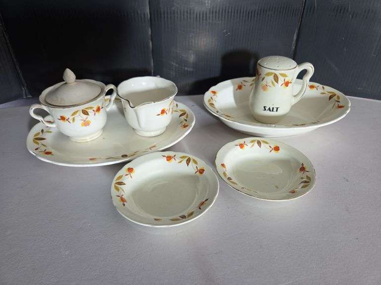 Superior Hall Quality Dinnerware Set image