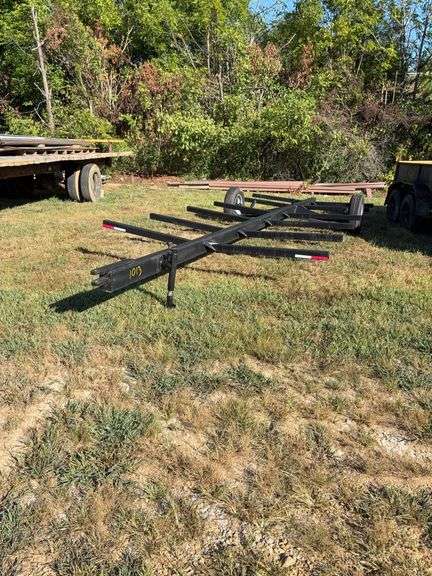L15C- 8 Roll Hay Trailer image