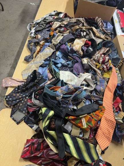 SEVERAL MEN TIES- DIFFERENT COLORS AND BRAND NAMES image