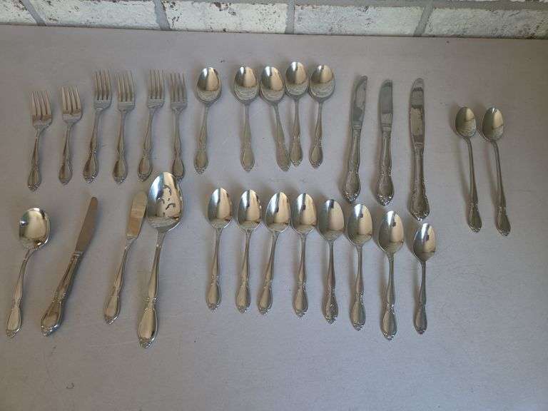 Oneida Community Stainless Flatware Set image