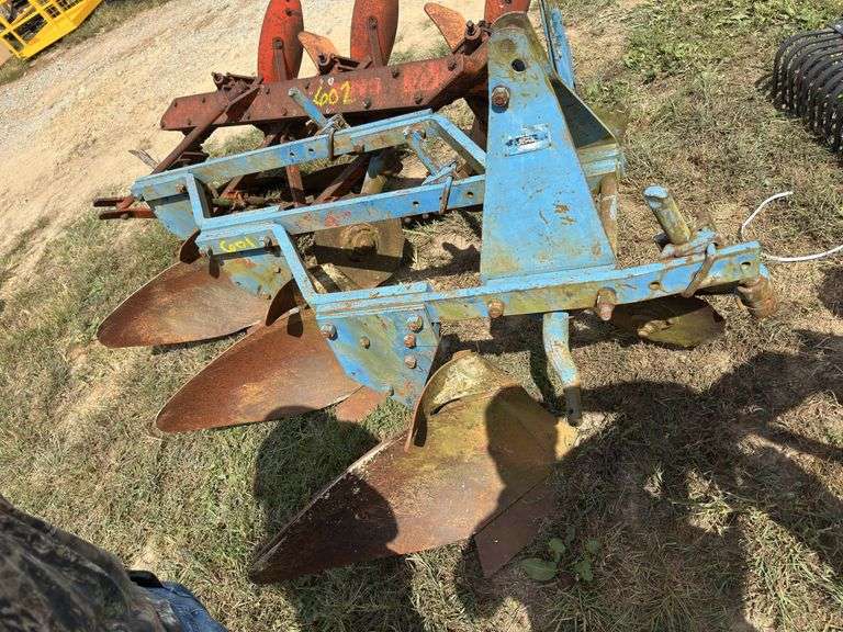 L6- Ford Plow image