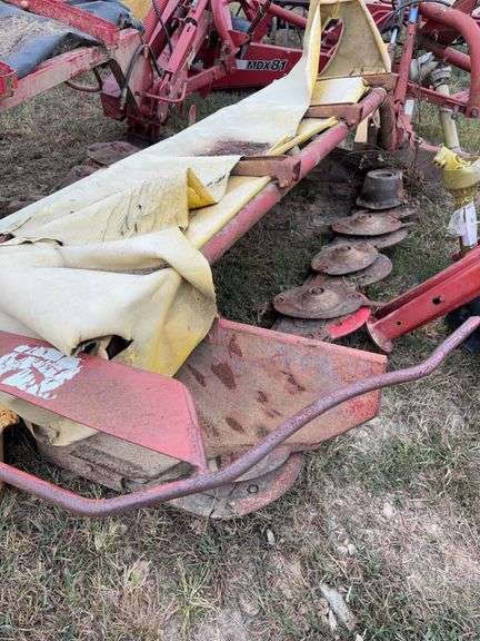 L6- New Holland 463 Disc Mower image