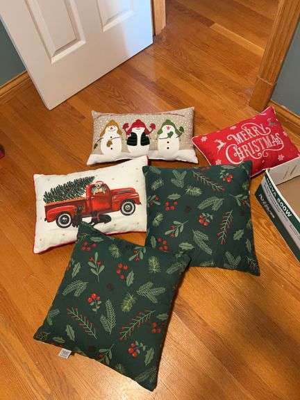 5 Christmas Holiday Throw Pillows image