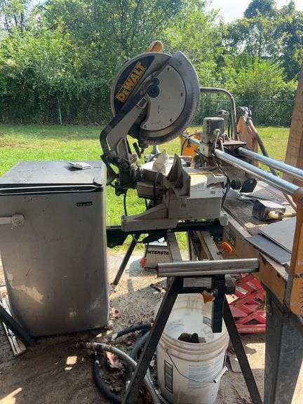 DeWalt DW705 12" Compound Miter Saw image