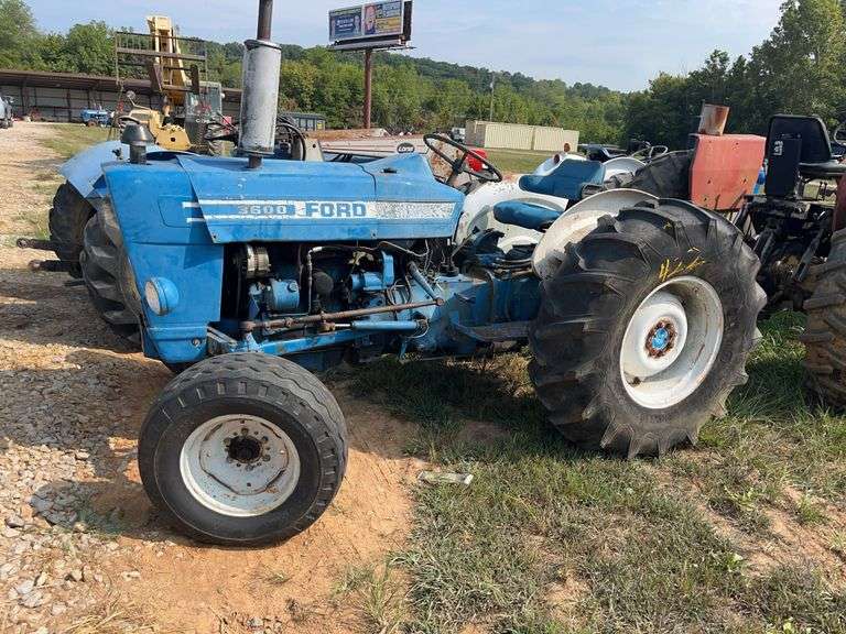 L9- Ford 3600 Tractor image