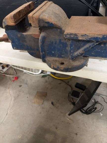 METAL WORKING VICE image