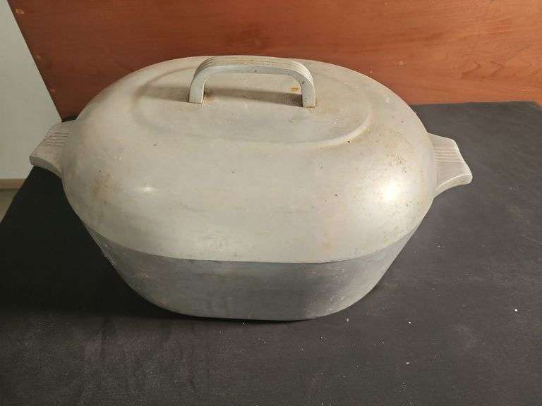 Wagner Ware Magnalite Stock Pot Dutch Oven image