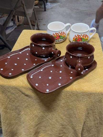 TEMPATIONS OVEN BOWLS AND TRAYS WITH TWO CHILI BOWLS image