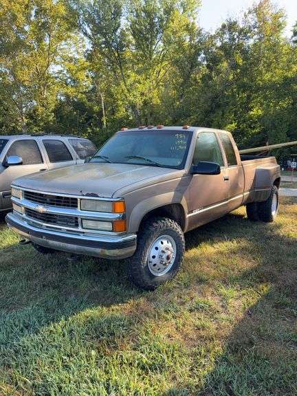 L13- 1996 Chevy C3500 (Has Title) image