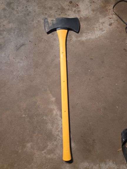 Pittsburgh 3 1/2 lb Double-Edge Axe with Fiberglass Handle image