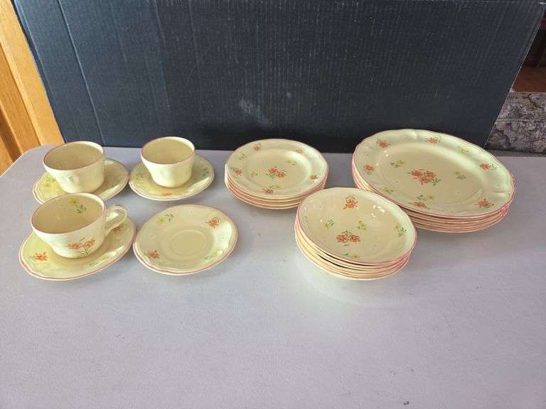 Tamaka Auberge Japan Floral Dinnerware Set image