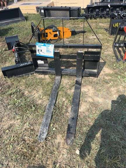 L7- Quick Attachment Skid Steer Forks image