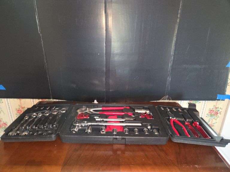 Mechanic's Tool Set with Case image