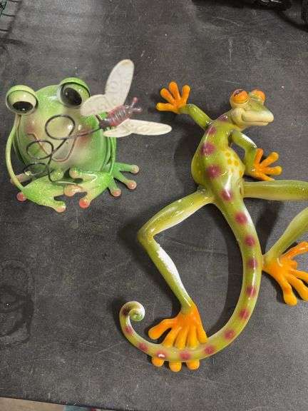 DECORATIVE METAL FROG AND LIZARD image