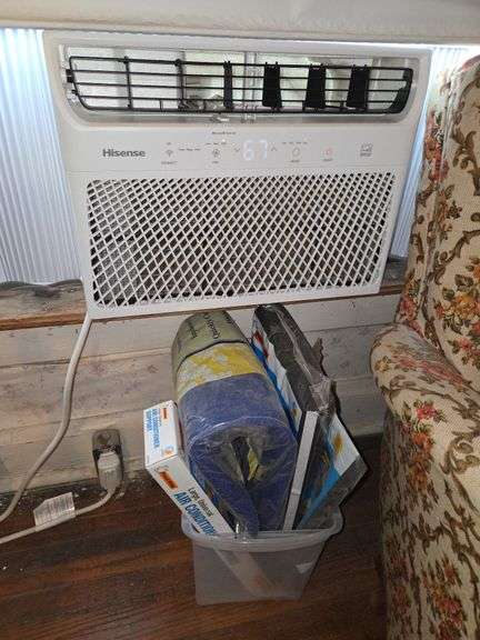 Hisense Window Air Conditioner with Accessories image