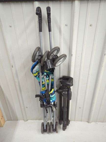 Umbrella Stroller and Vanguard MAK 233 Tripod image