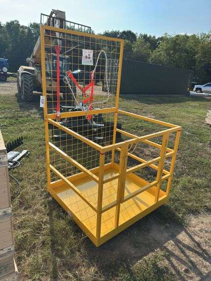 L7- 2 Man Forklift With Safety Lanyard image