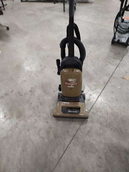 HOOVER WIND TUNNEL VACUUM CLEANER image