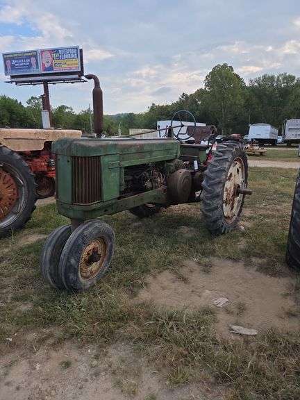 L9- 50 John Deere Tractor image