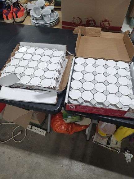 20 PIECES OF CERAMIC MOSAIC TILE OCTAGON WHITE WITH GRAY DOT - 20 SQUARE FEET TOTAL image