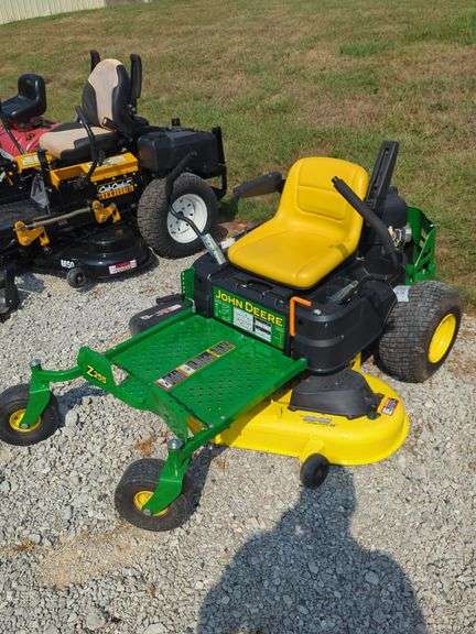 L16- John Deere Z255 image