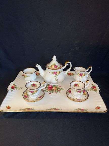 Royal Albert Old Country Roses Tea Set with Tray image