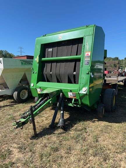 L10- John Deere 567 Silage Baler image