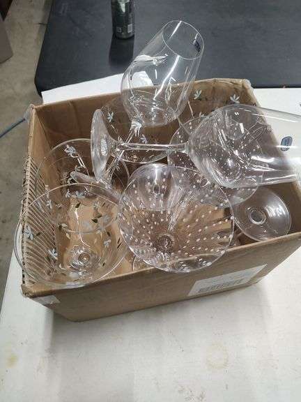 CRYSTAL WINE GLASSES image