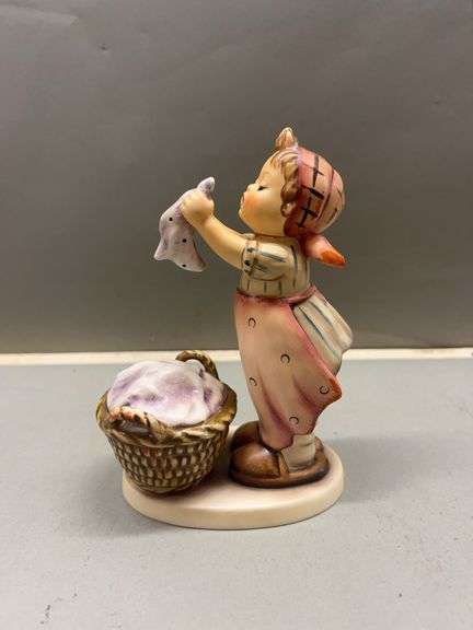 Hummel Figurine "Waschfrau" Girl with Laundry Basket image
